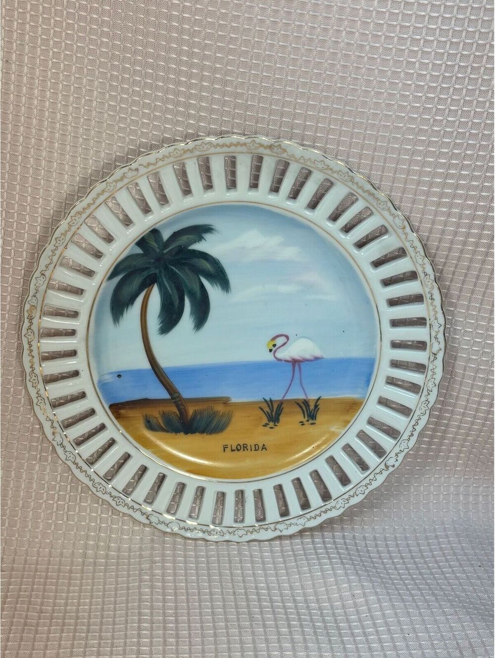 196 - vintage Florida souvenir plate painted flamingo and palm tree